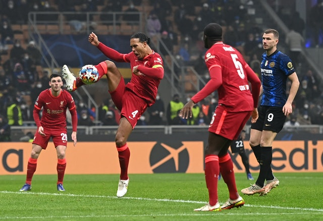 国际米兰翻盘那不勒斯,范戴克关键制胜 国际米兰翻盘那不勒斯,范戴克关键制胜