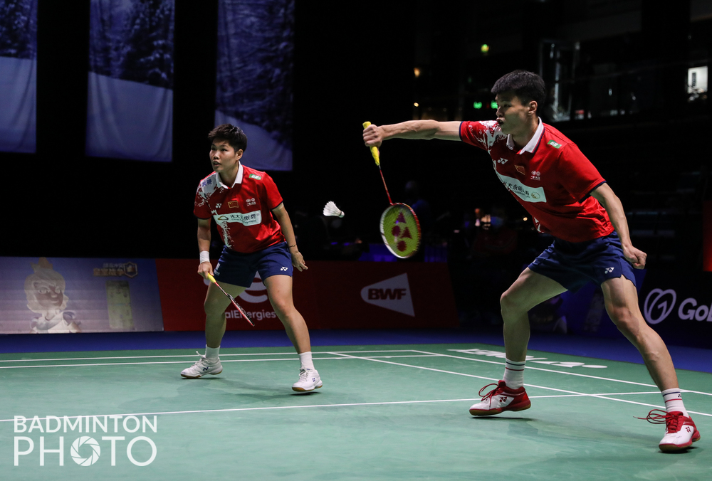 丹麦队碾压泰国队，黄鸭组合高光表现