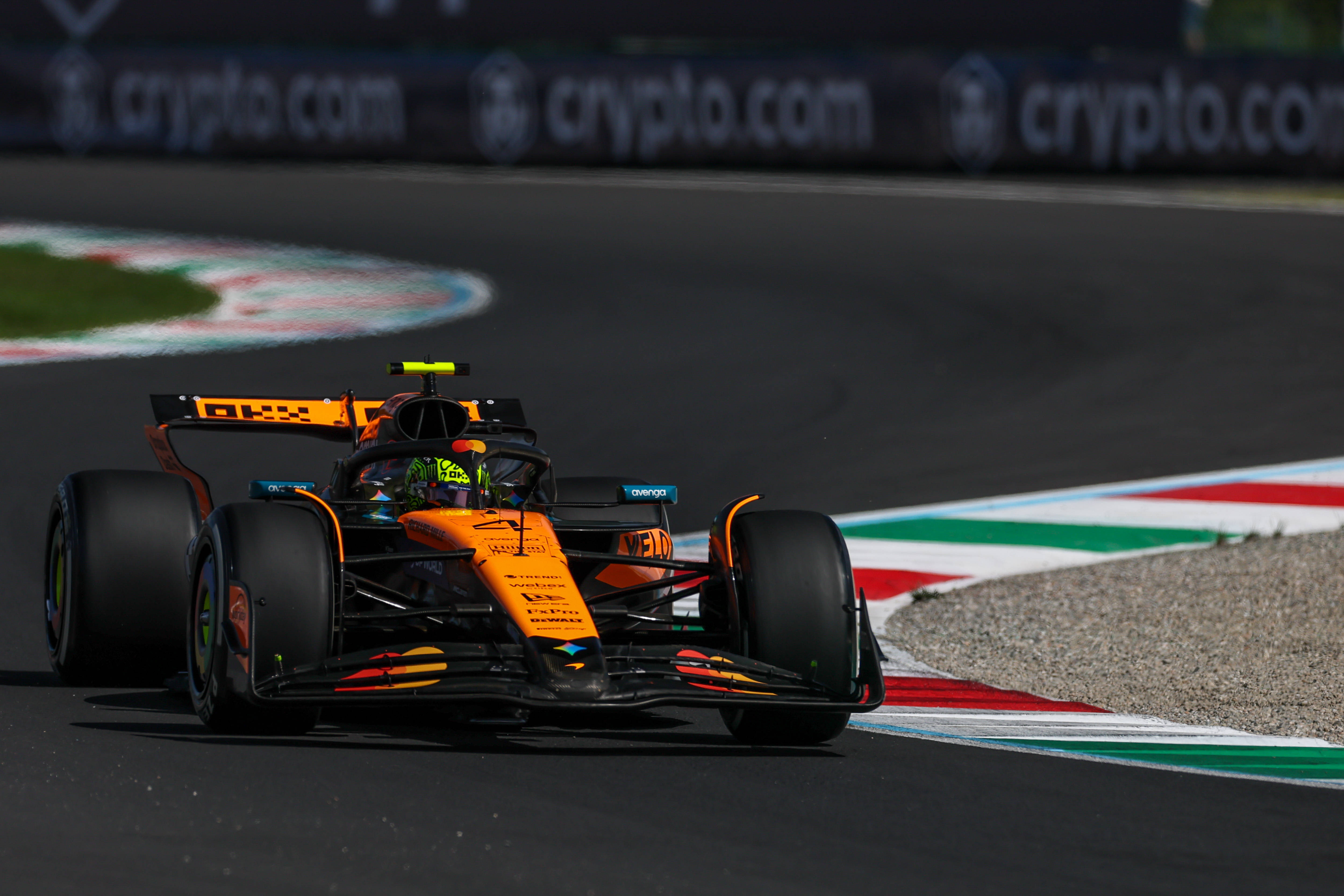 迈凯伦绝杀法拉利，维斯塔潘惊艳四座