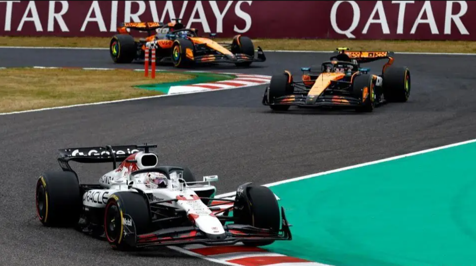 红牛车队碾压迈凯伦，皮亚斯特里带队取胜