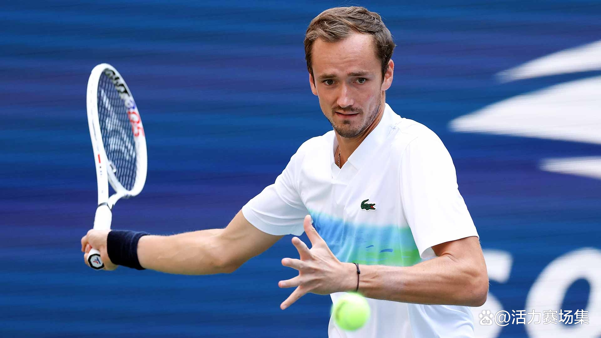 美网完胜法网,梅德韦杰夫惊艳四座 美网完胜法网,梅德韦杰夫惊艳四座