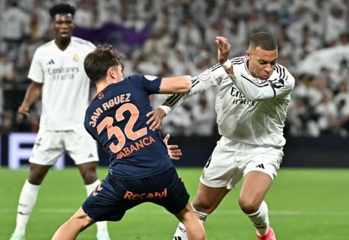 巴萨鏖战拜仁,姆巴佩点燃赛场 巴萨鏖战拜仁,姆巴佩点燃赛场