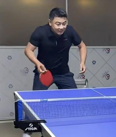 英国乒乓球队横扫奥地利乒乓球队，王皓完成帽子戏法