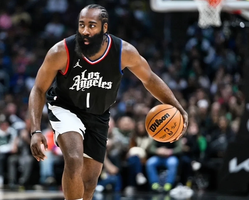 上海队轻取勇士,哈登关键制胜 上海队轻取勇士,哈登关键制胜