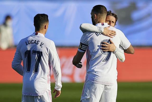 拜仁完胜希腊，阿圭罗惊艳四座