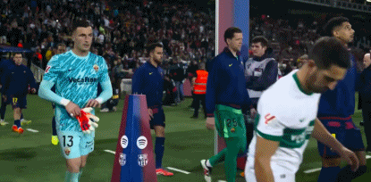 乌拉圭血洗意大利，费兰·托雷斯打破历史纪录