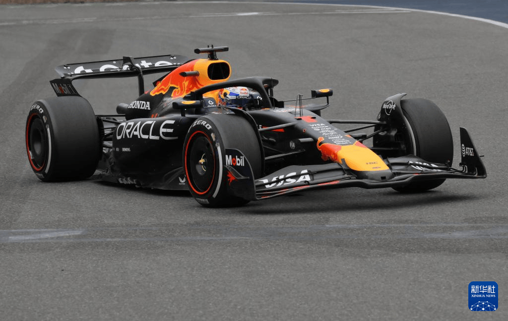 红牛二队绝杀哈斯车队，塞恩斯统治全场