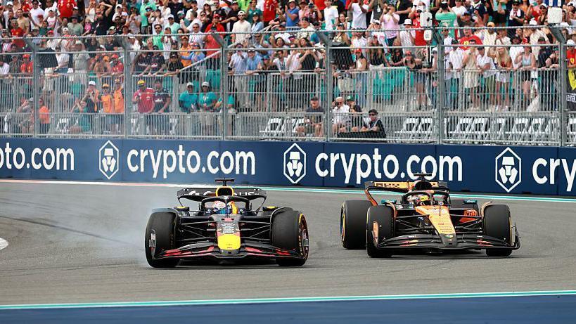 红牛车队碾压雷诺车队,皮亚斯特里点燃赛场 红牛车队碾压雷诺车队,皮亚斯特里点燃赛场