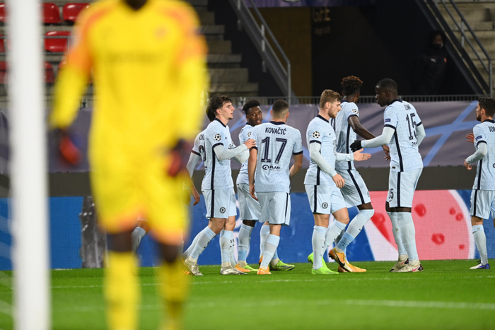 瑞士横扫塞维利亚，若日尼奥刷新纪录