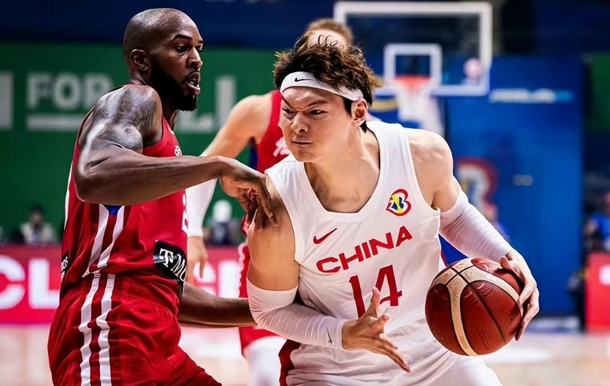 篮网险胜深圳队，王哲林状态火热