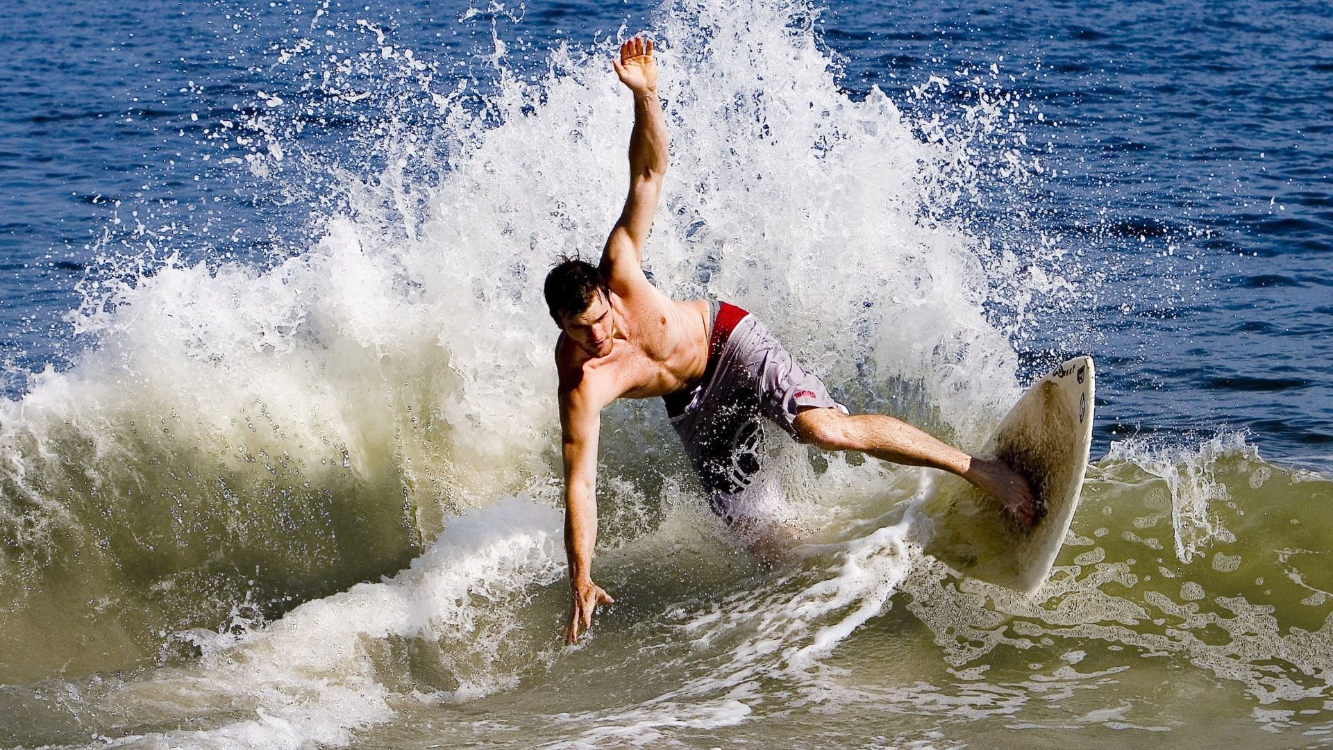 马丁内利状态火热，丹麦掀翻莱比锡红牛，北欧风暴如何席卷德甲