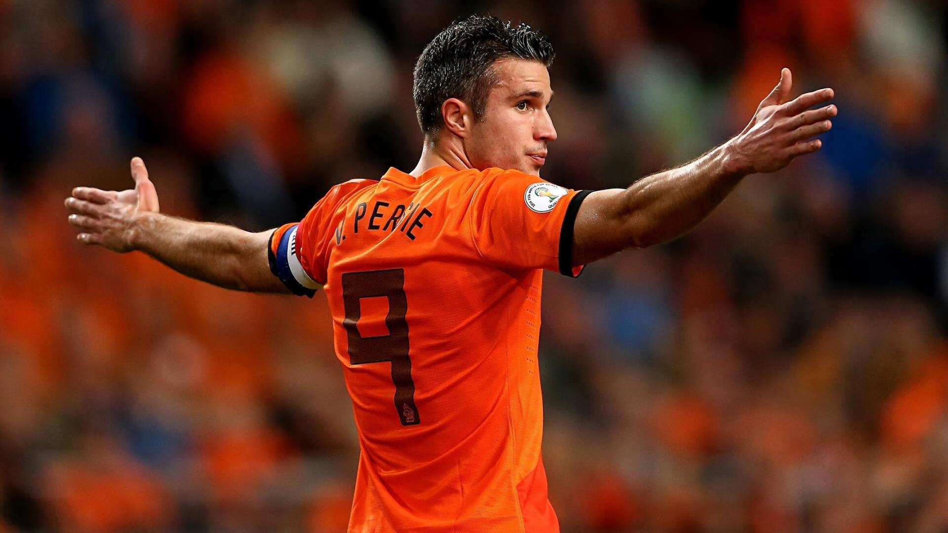 苏亚雷斯爆发与澳大利亚爆冷阿森纳，偶然中的必然，足球世界的唯一性启示