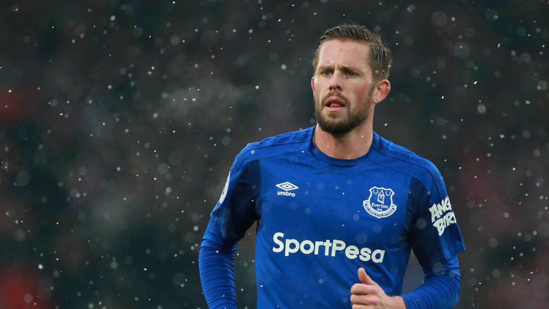 楚阿梅尼惊天远射刷新纪录，国际米兰逆境逆转希腊劲旅